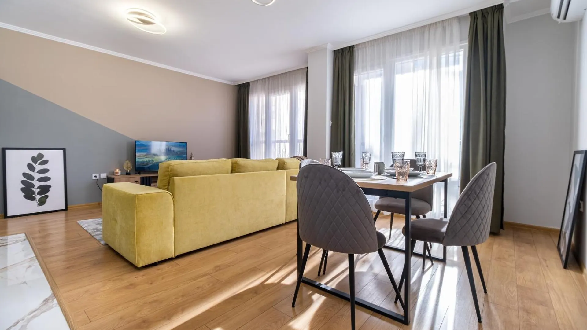 Modern & Elegant City Center Apartments Plovdiv 0*,