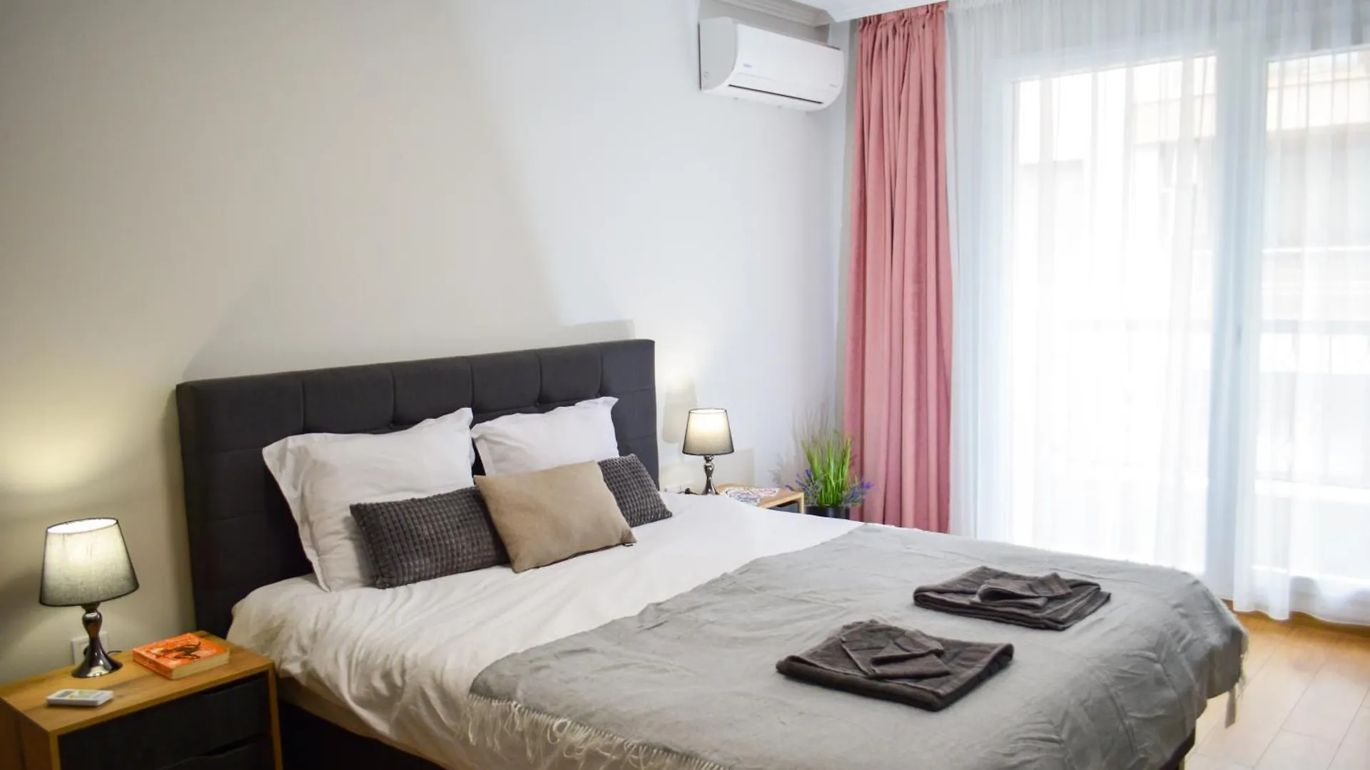 Modern & Elegant City Center Apartments Plovdiv