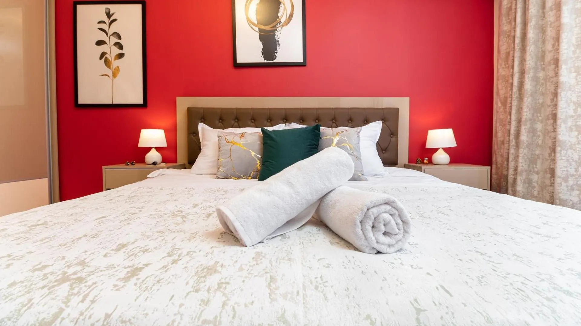 Modern & Elegant City Center Apartments Plovdiv