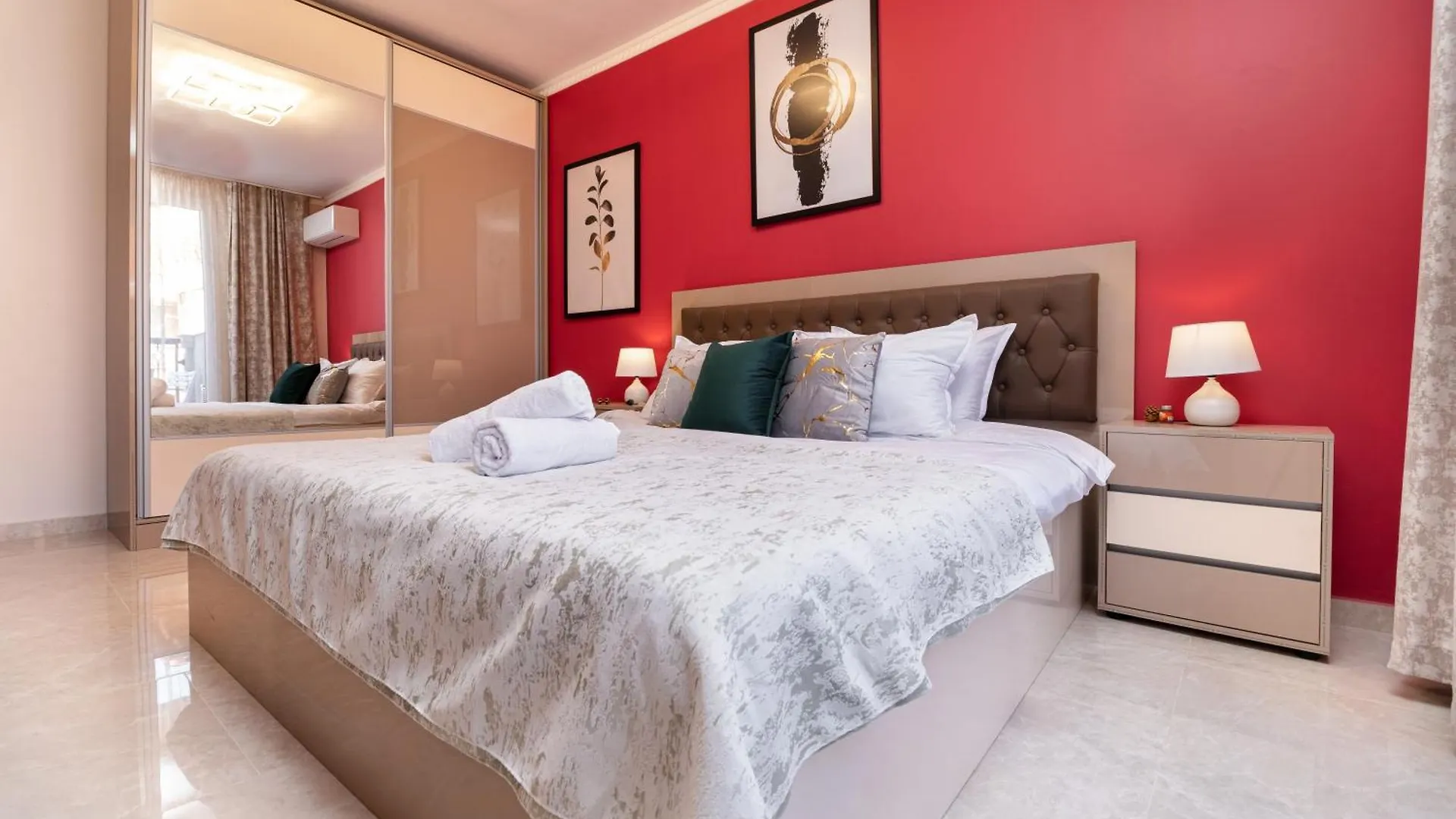 Modern & Elegant City Center Apartments Plovdiv