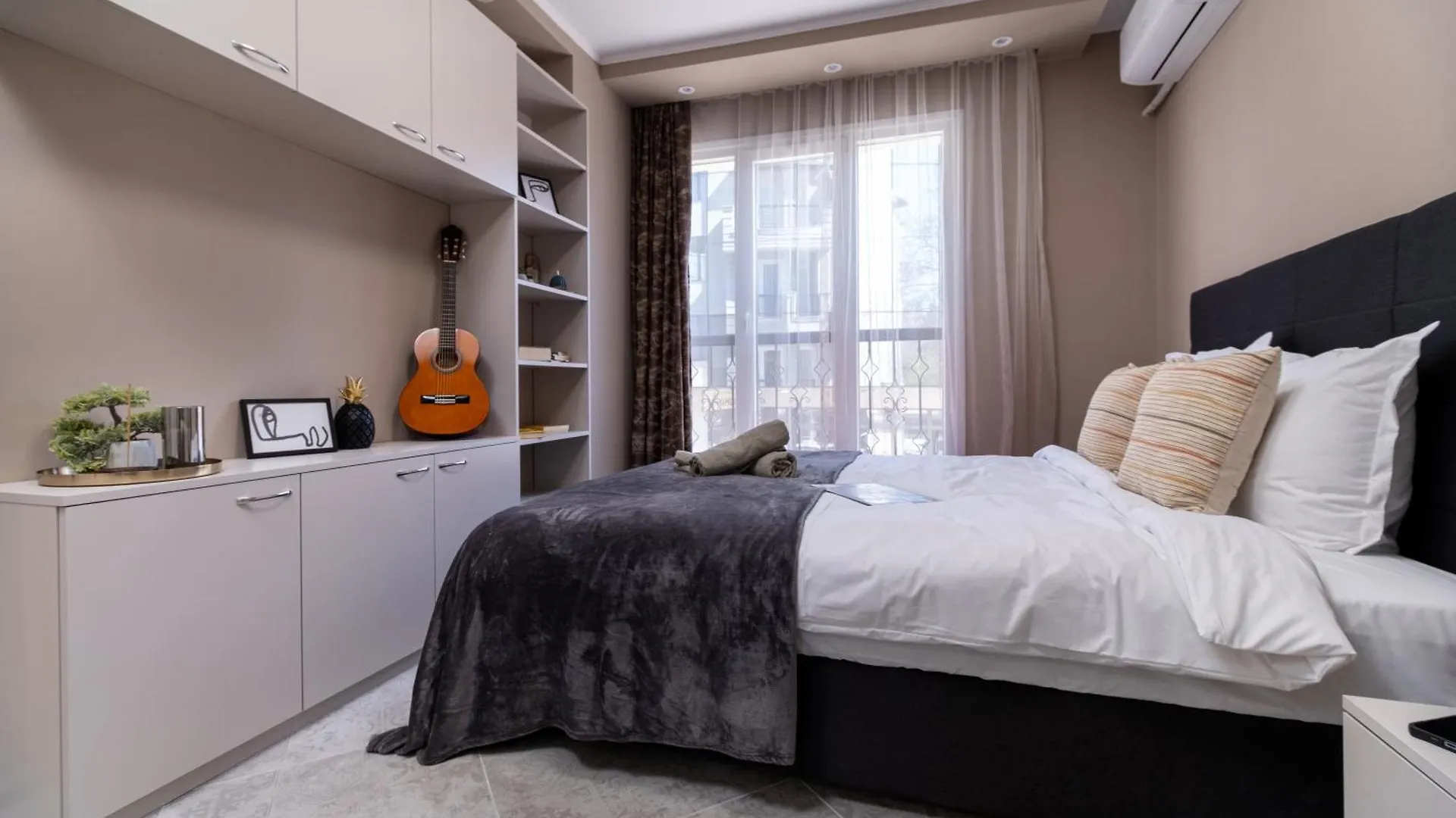 Modern & Elegant City Center Apartments Plovdiv Bulgaria
